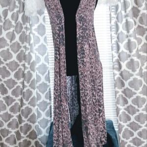 Lularoe sleeveless cardigan size medium 💖